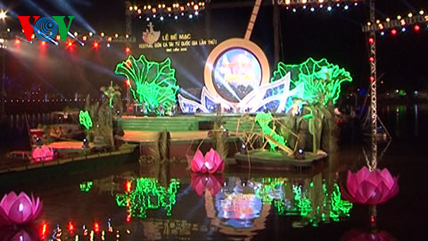 ปิดเฟสติวัลเพลงทำนองเดิ่นกาต่ายตื่อแห่งชาติครั้งแรก